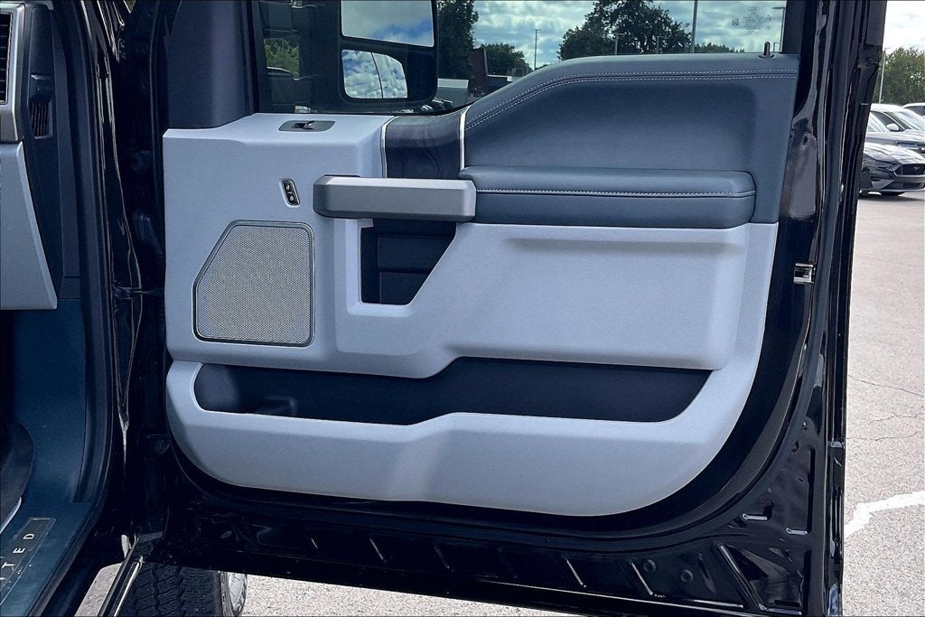2022 Ford F-350SD Limited