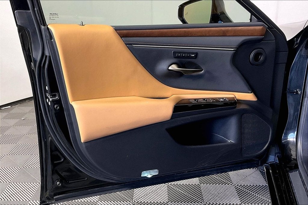 2025 Lexus ES 350