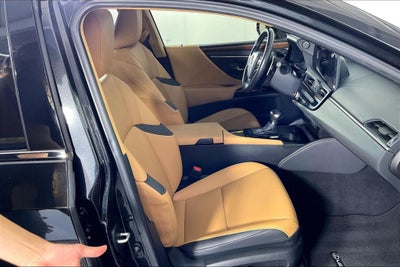 2025 Lexus ES 350