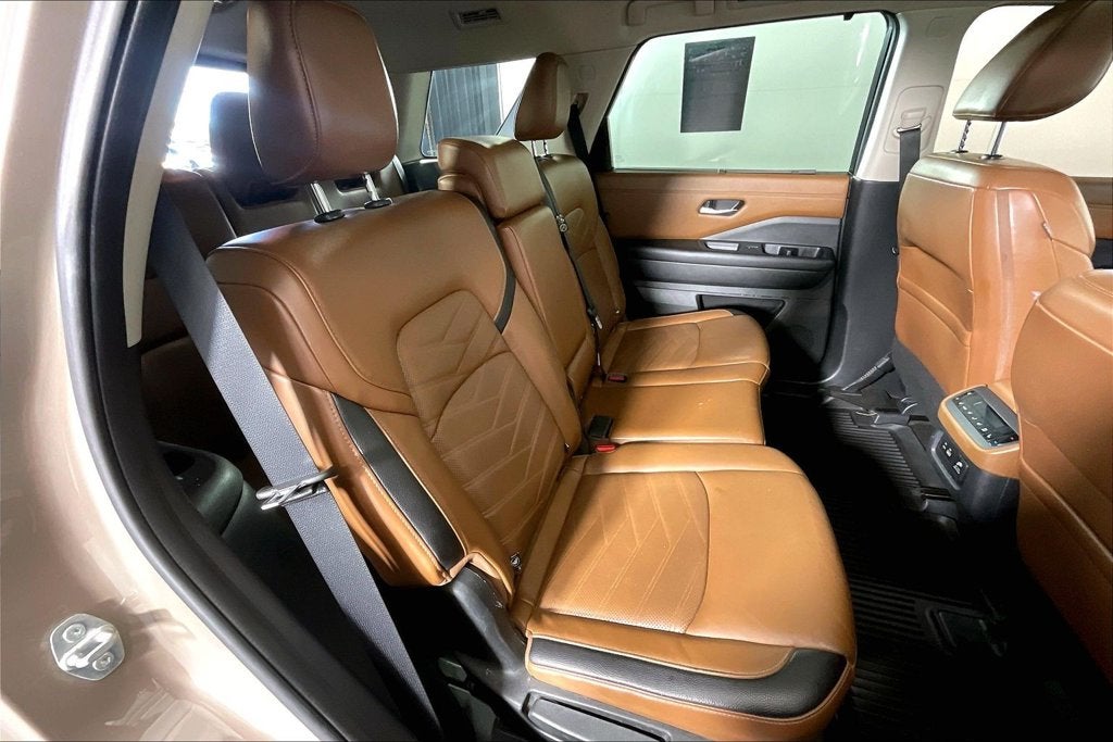 2024 Nissan Pathfinder Platinum