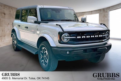 2026 Ford Bronco Outer Banks