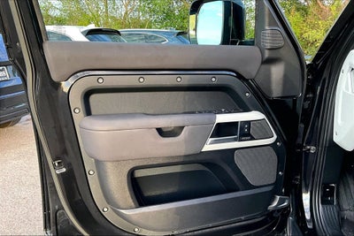 2023 Land Rover Defender 110 SE