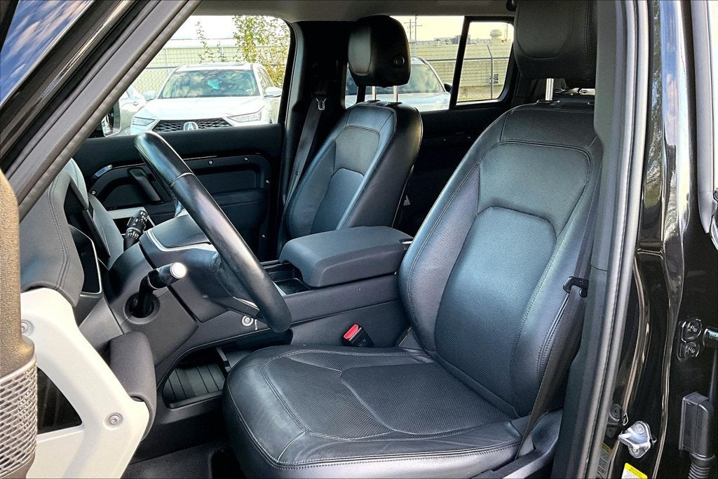 2023 Land Rover Defender 110 SE