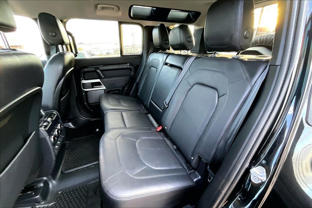 2023 Land Rover Defender 110 SE
