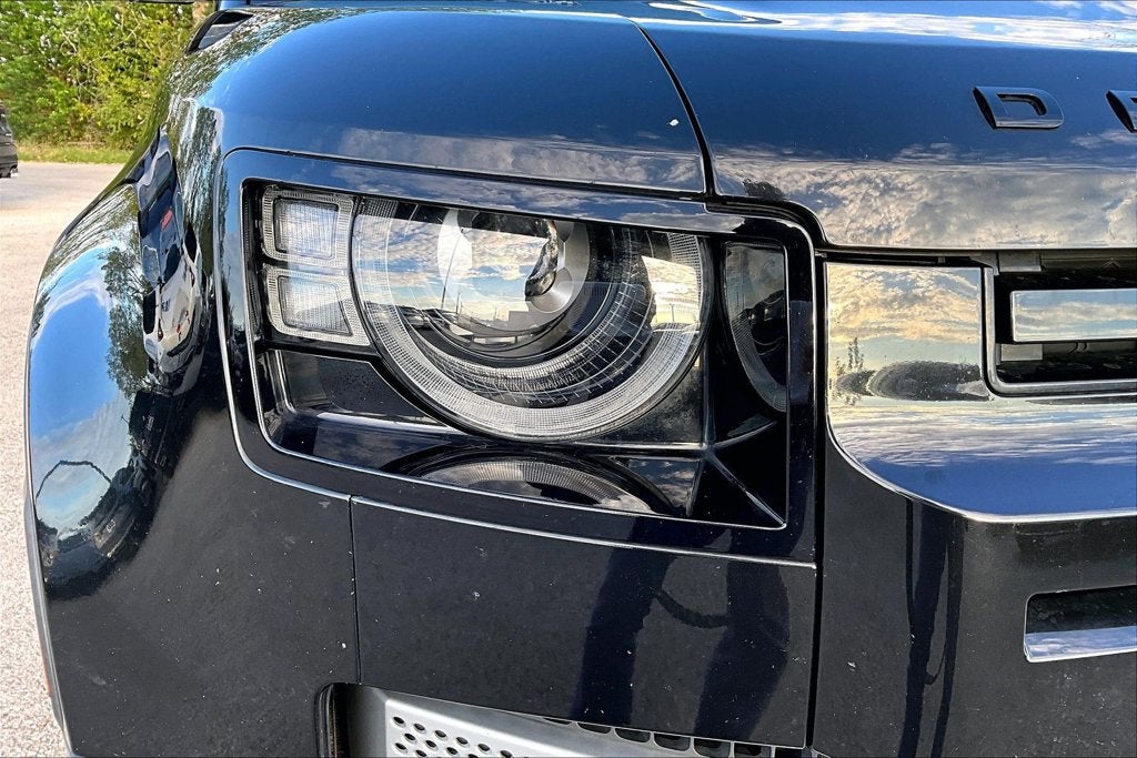 2023 Land Rover Defender 110 SE