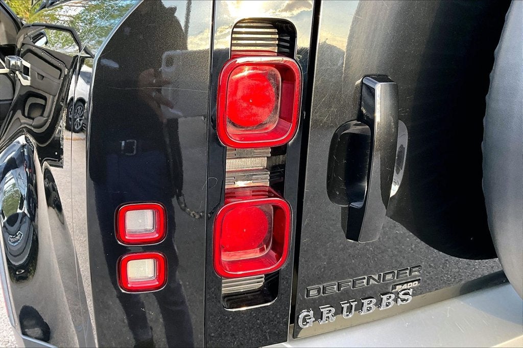 2023 Land Rover Defender 110 SE