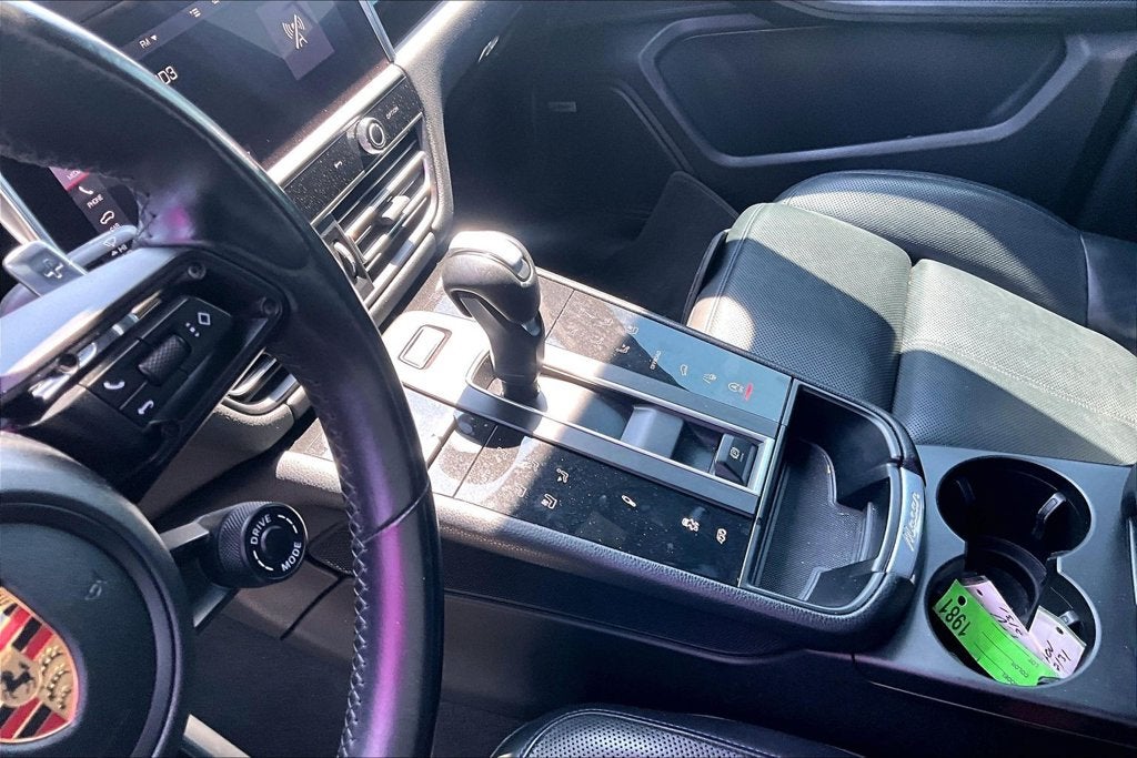 2023 Porsche Macan T