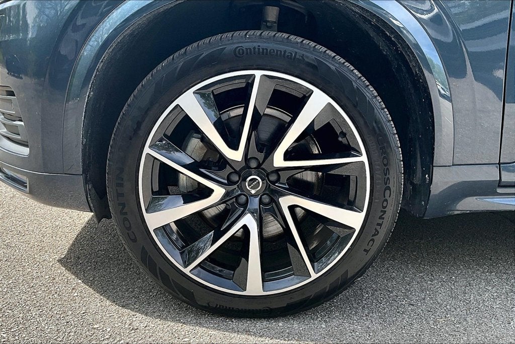 2022 Volvo XC90 T6 Momentum