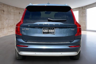 2022 Volvo XC90 T6 Momentum